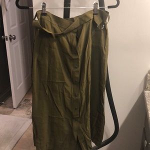 Safari chic skirt, new with tag, no smoke home